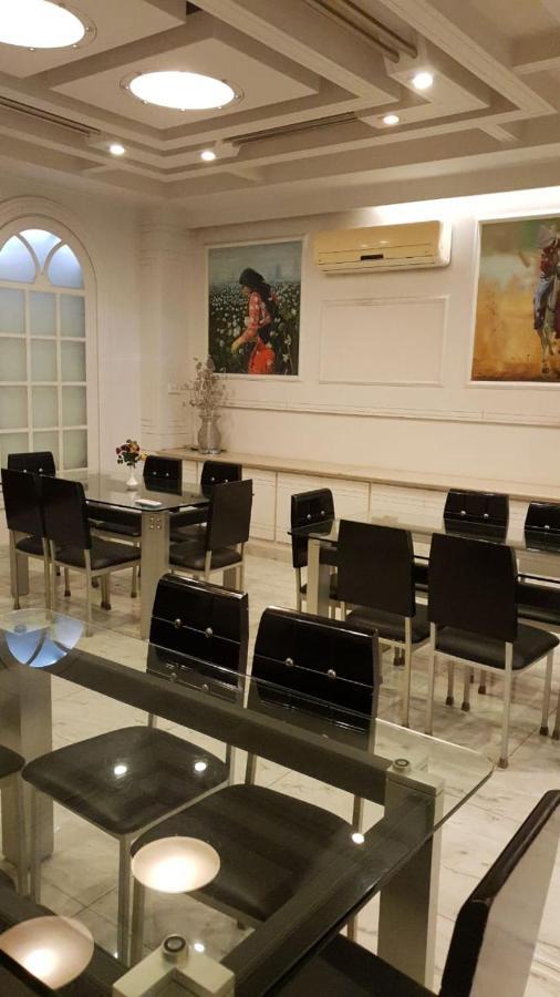 Hotel Grand Faisalabad Buitenkant foto