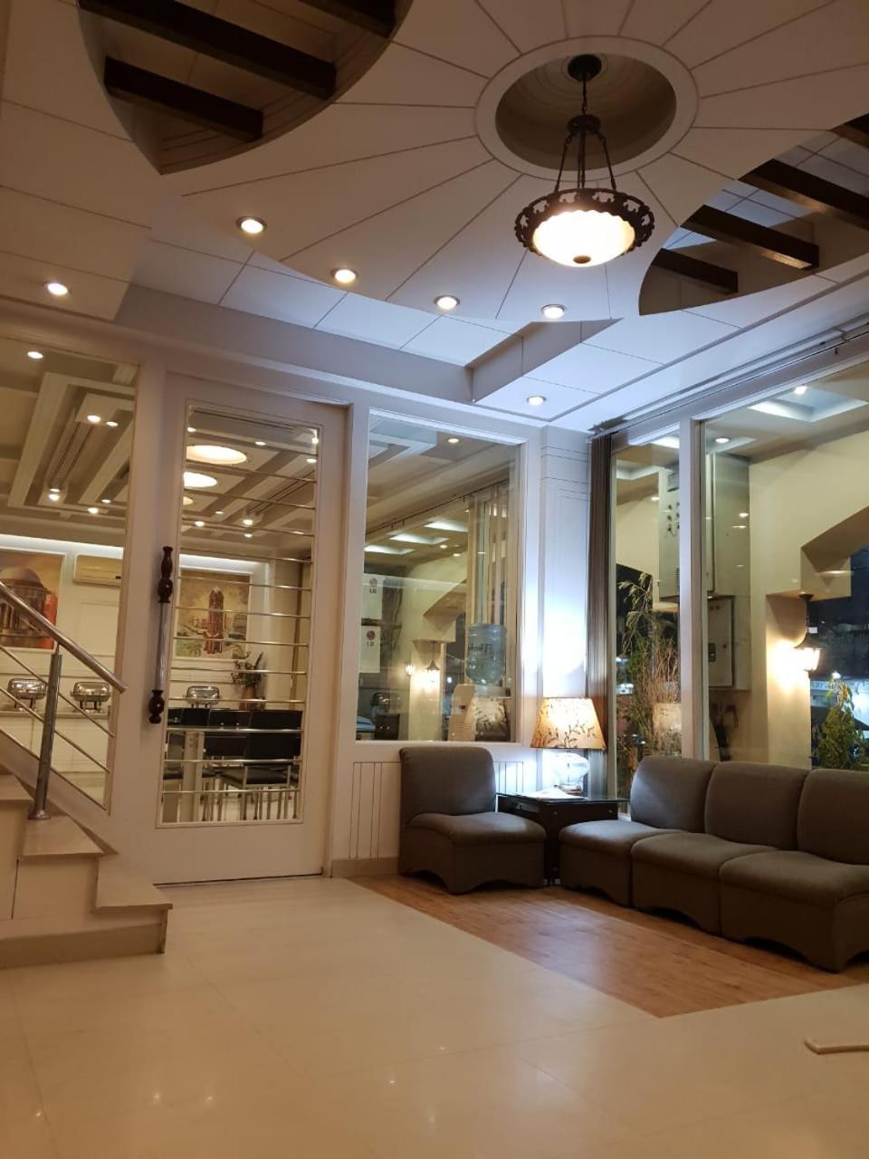Hotel Grand Faisalabad Buitenkant foto