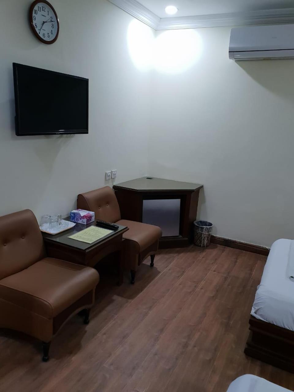 Hotel Grand Faisalabad Buitenkant foto